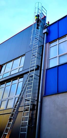 Drabina stalowa ewakuacyjna 10 m